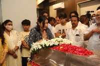 Celebs Pay Last Respects to Superstar Krishna